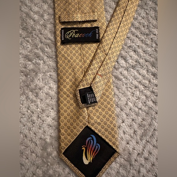 100% Silk Tie Handmade Peacock Brand Gold with subtle Blue Coloring Necktie - Picture 2 of 4